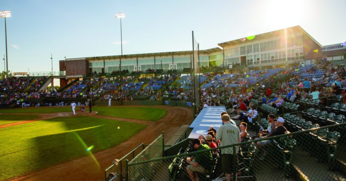 Sioux Falls Canaries vs. Lincoln Saltdogs at Sioux Falls Stadium